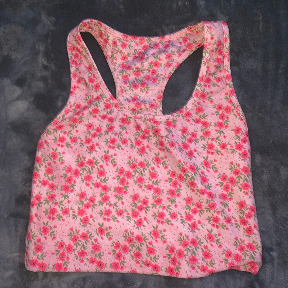 tight fitted work out top , a little stretchy